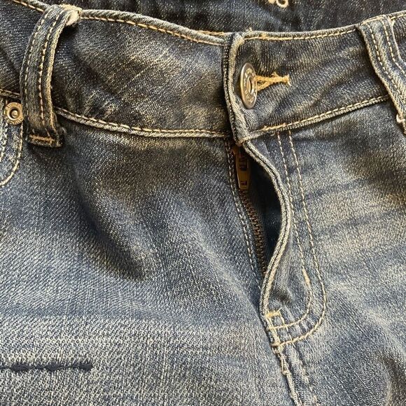 🔴MAURICES Jeans Faded Heavily Distressed Size 9/10 - Picture 8 of 14